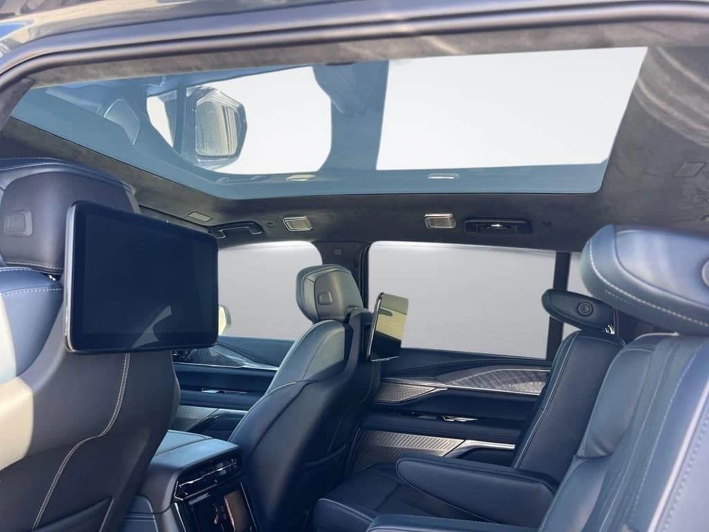 Cadillac Escalade IQ Luxury 2 AWD 4dr 2025 — side view