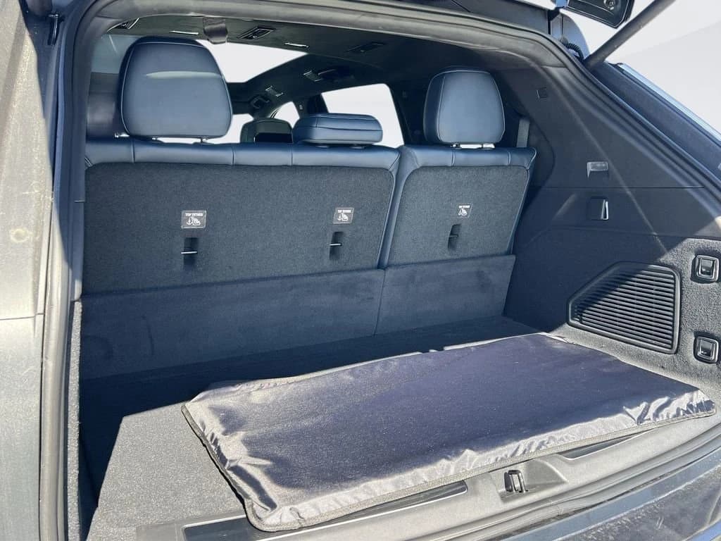 Cadillac Escalade IQ Luxury 2 AWD 4dr 2025 — side view