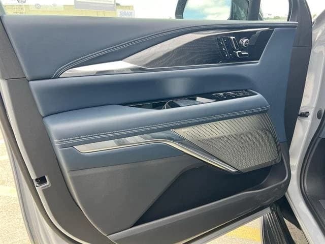Cadillac Escalade IQ Premium Luxury AWD 4dr 2026 — side view