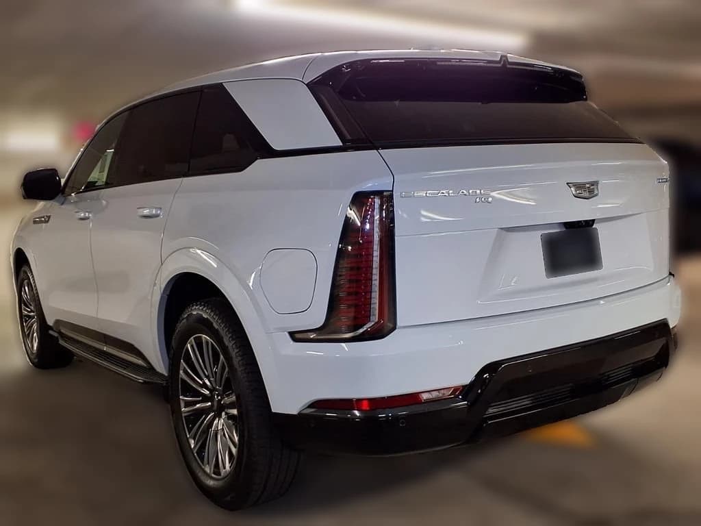 Cadillac Escalade IQ Sport AWD 4dr 2026 — side view
