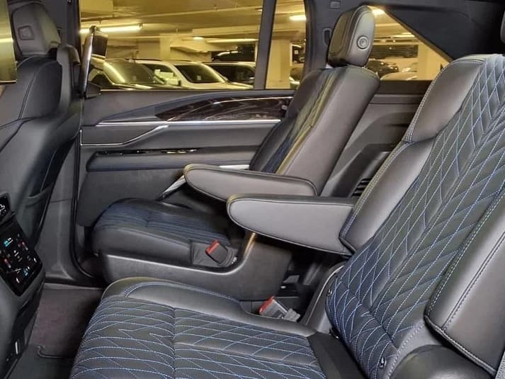 Cadillac Escalade IQ Sport AWD 4dr 2026 — side view