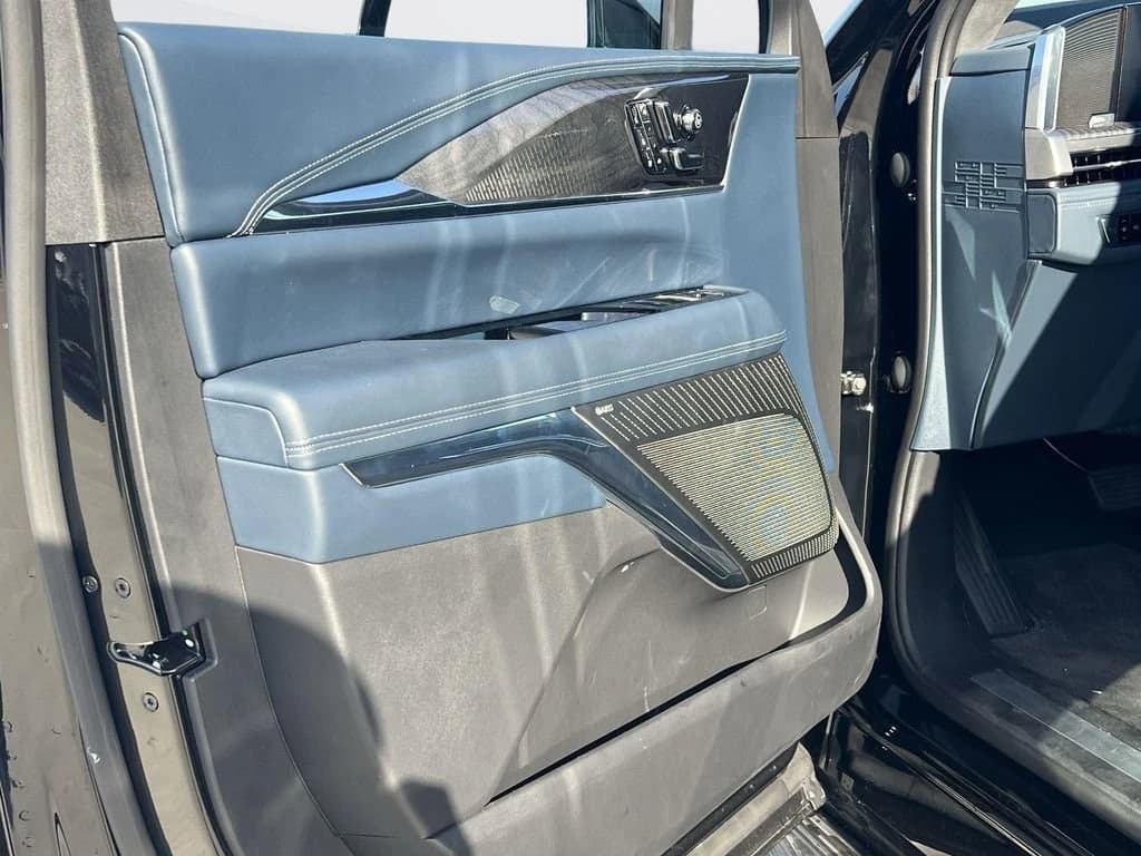 Cadillac Escalade IQ Sport 2 AWD 4dr 2025 — side view