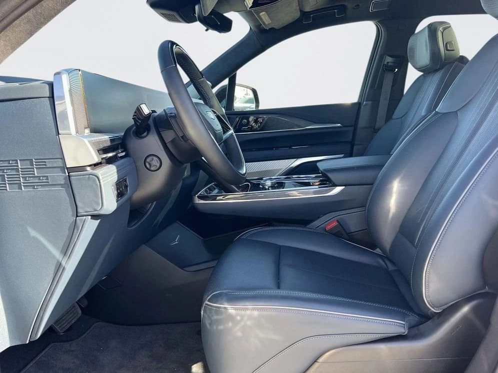 Cadillac Escalade IQ Sport 2 AWD 4dr 2025 — side view