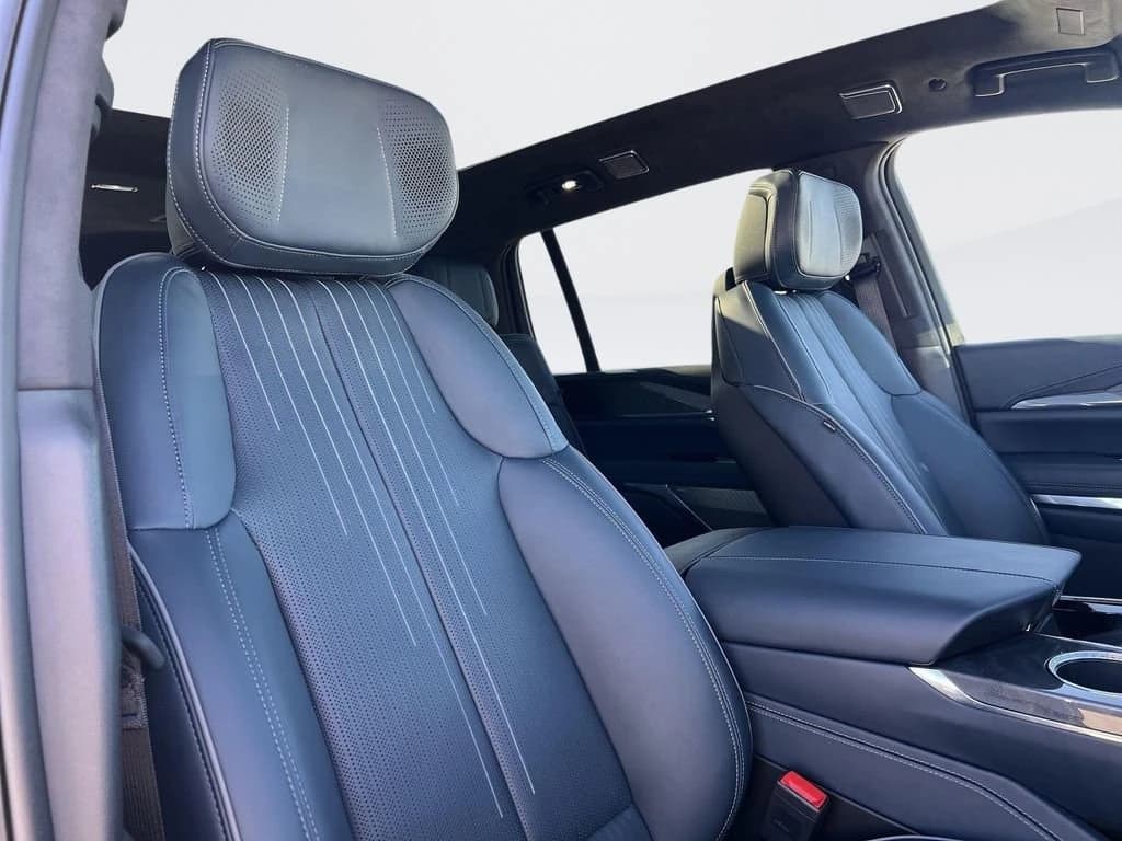 Cadillac Escalade IQ Sport 2 AWD 4dr 2025 — side view