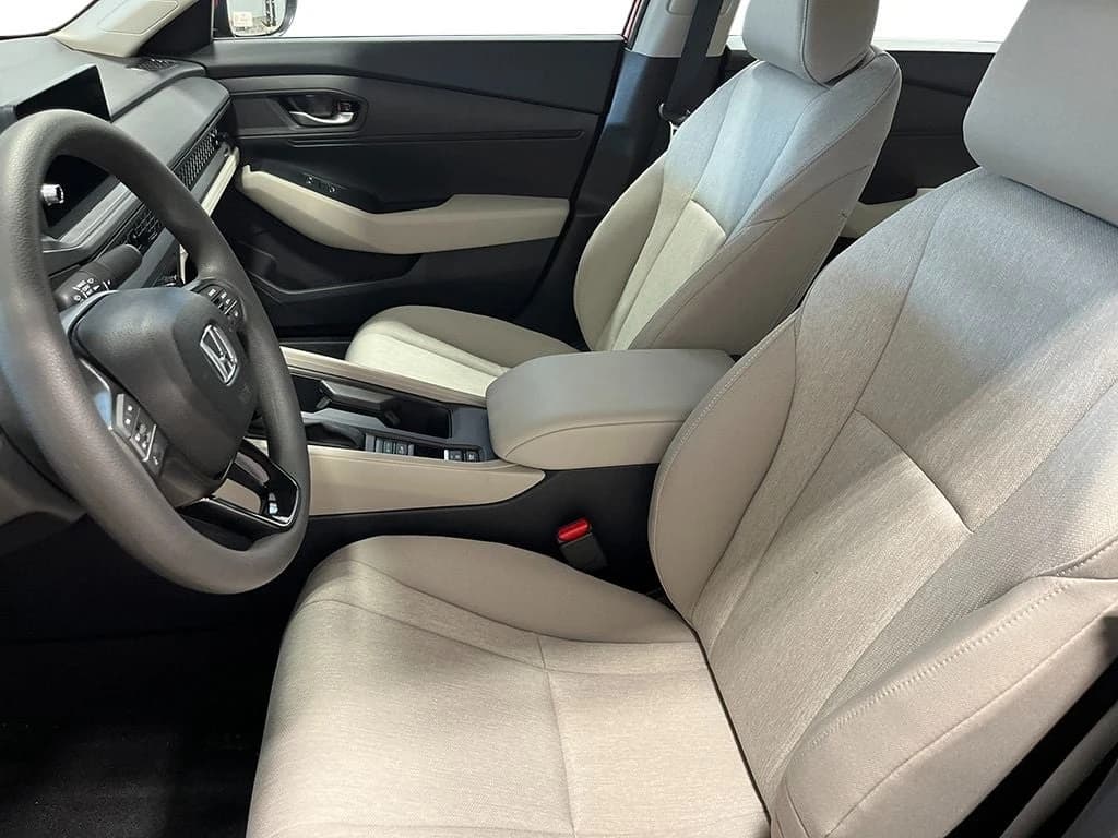 Honda Accord Sedan LX CVT 2026 — side view
