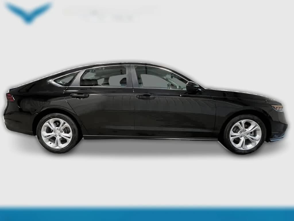 Honda Accord Sedan LX CVT 2026 — side view