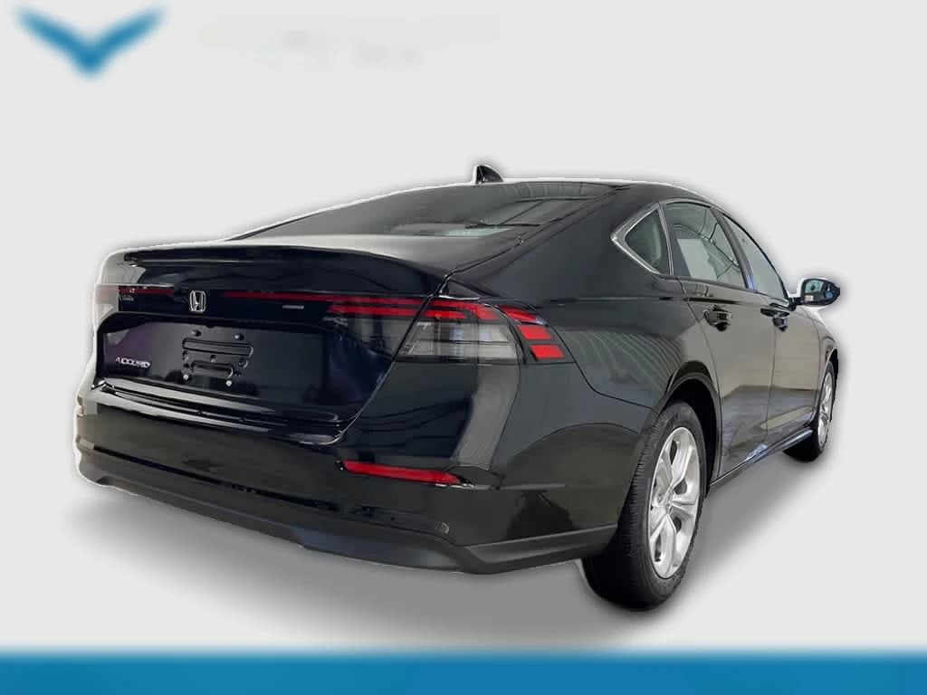 Honda Accord Sedan LX CVT 2026 — side view