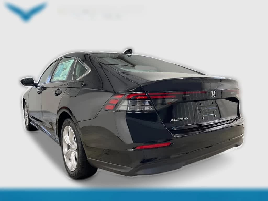 Honda Accord Sedan LX CVT 2026 — side view