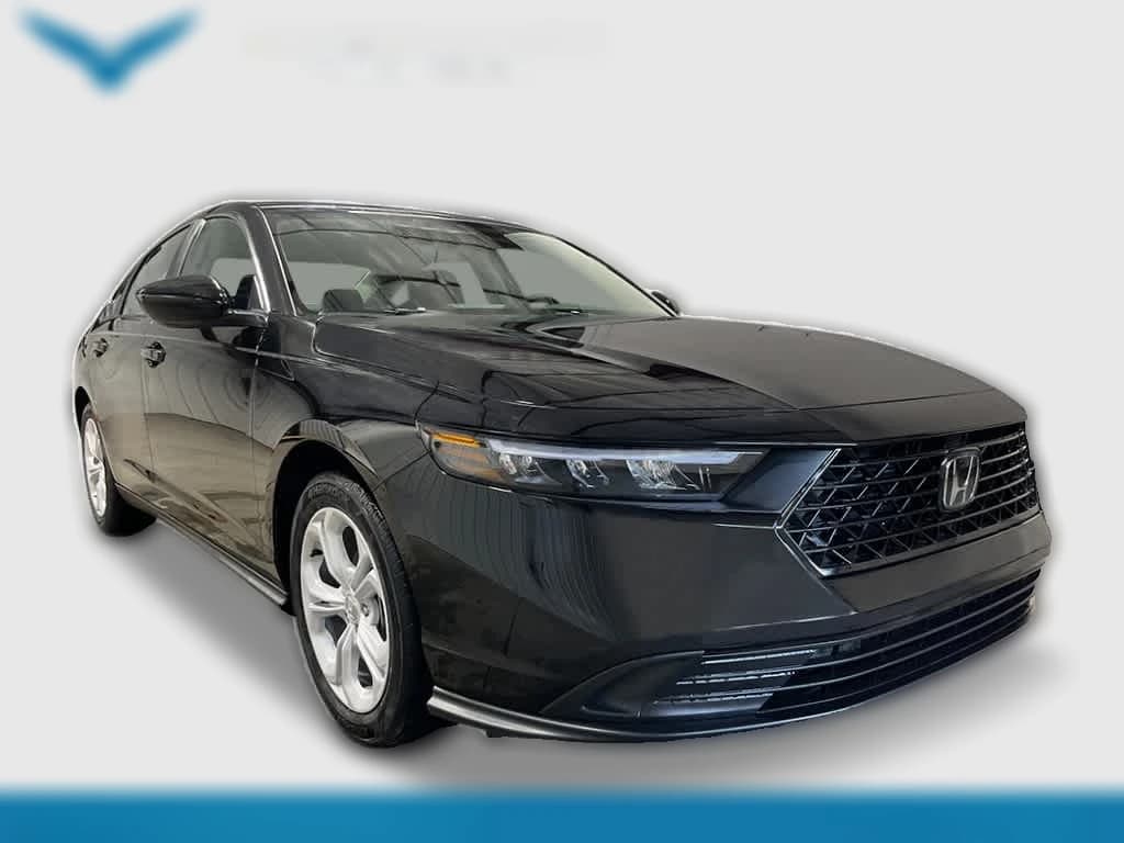 Honda Accord Sedan LX CVT 2026 — side view