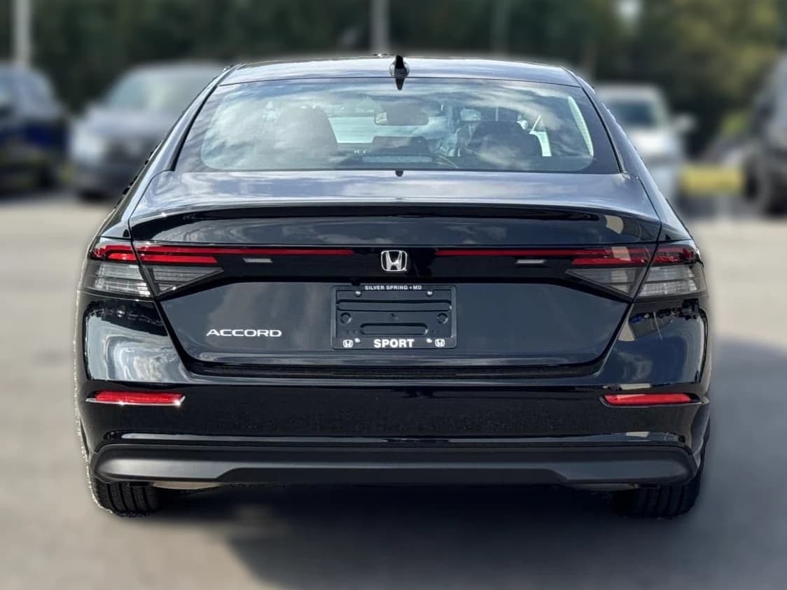 Honda Accord Sedan LX CVT 2026 — side view