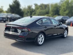 Honda Accord Sedan LX CVT 2026 — side view