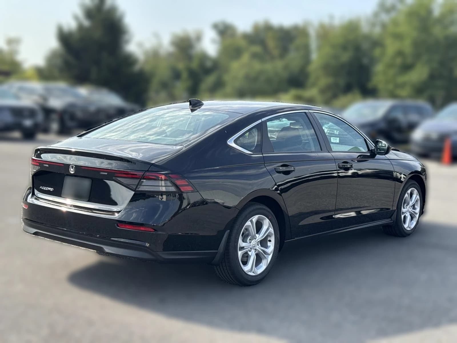 Honda Accord Sedan LX CVT 2026 — side view