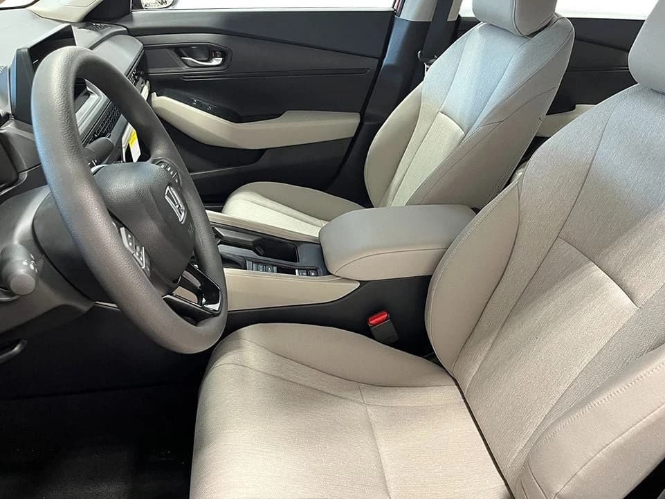 Honda Accord Sedan LX CVT 2026 — side view