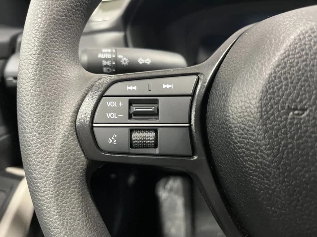 Honda Accord Sedan LX CVT 2026 — side view