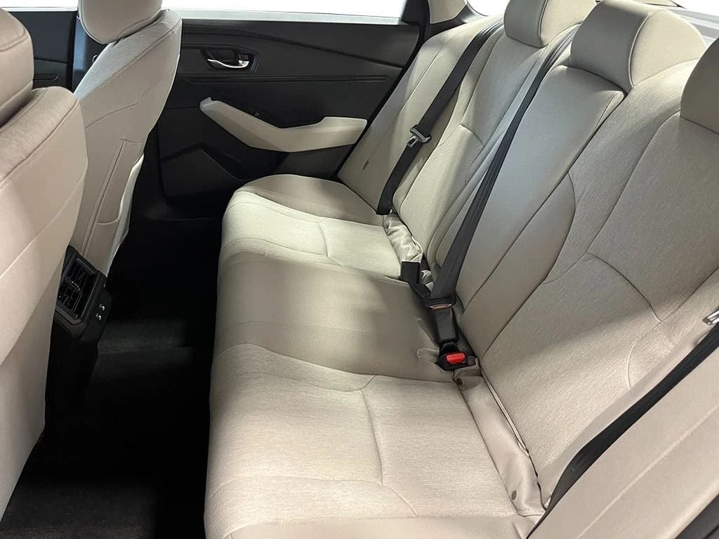 Honda Accord Sedan LX CVT 2026 — side view