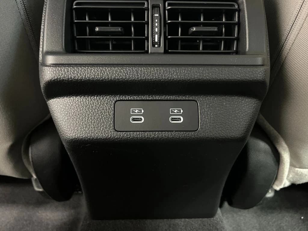 Honda Accord Sedan LX CVT 2026 — side view