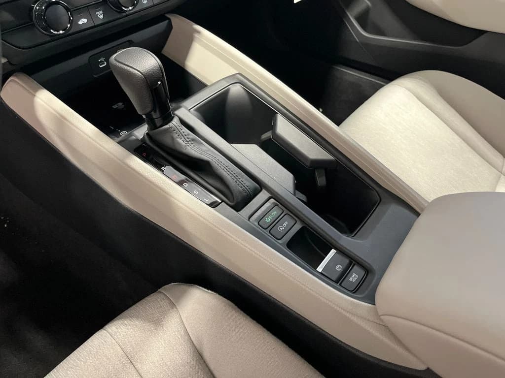 Honda Accord Sedan LX CVT 2026 — side view
