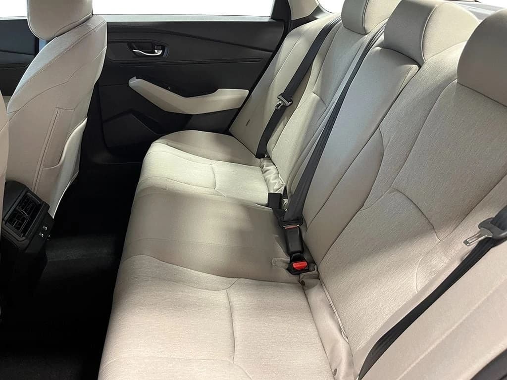 Honda Accord Sedan LX CVT 2026 — side view
