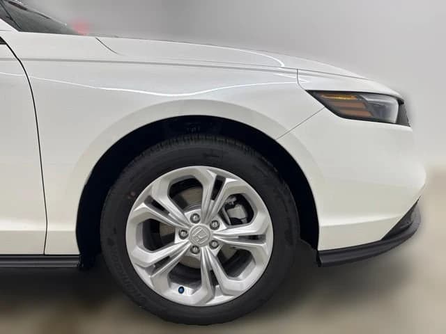 Honda Accord Sedan LX CVT 2026 — side view