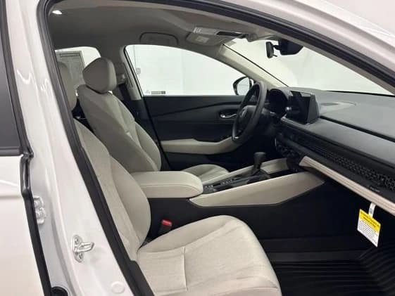 Honda Accord Sedan LX CVT 2026 — side view