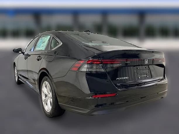 Honda Accord Sedan LX CVT 2026 — side view