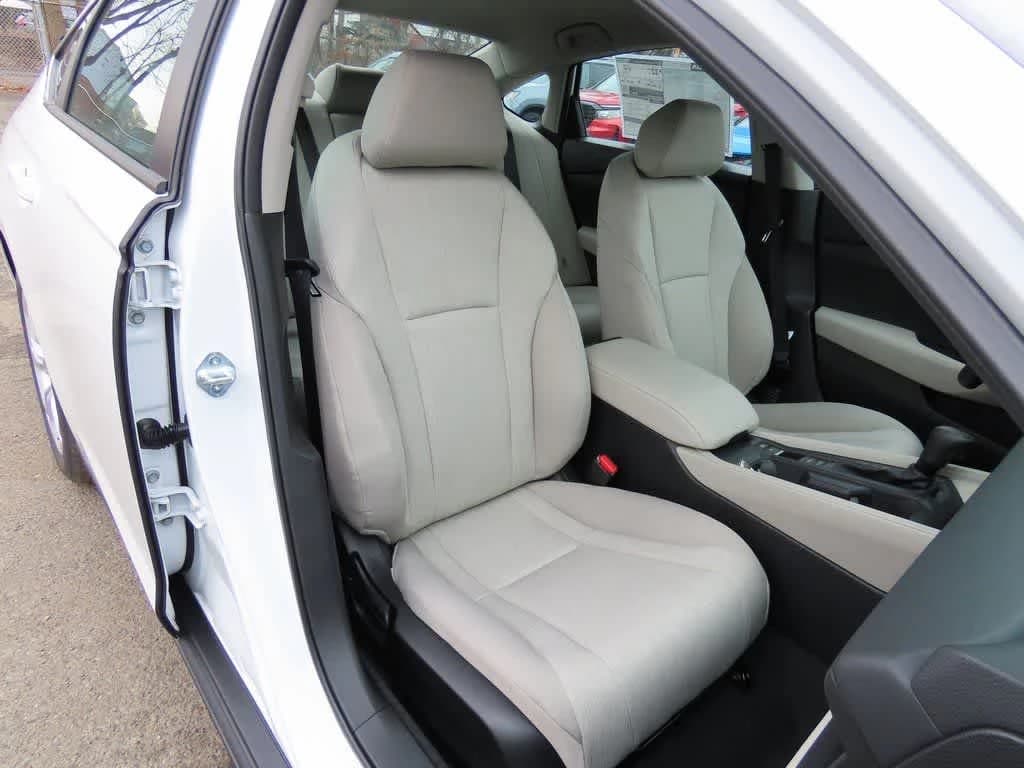 Honda Accord Sedan LX CVT 2026 — side view