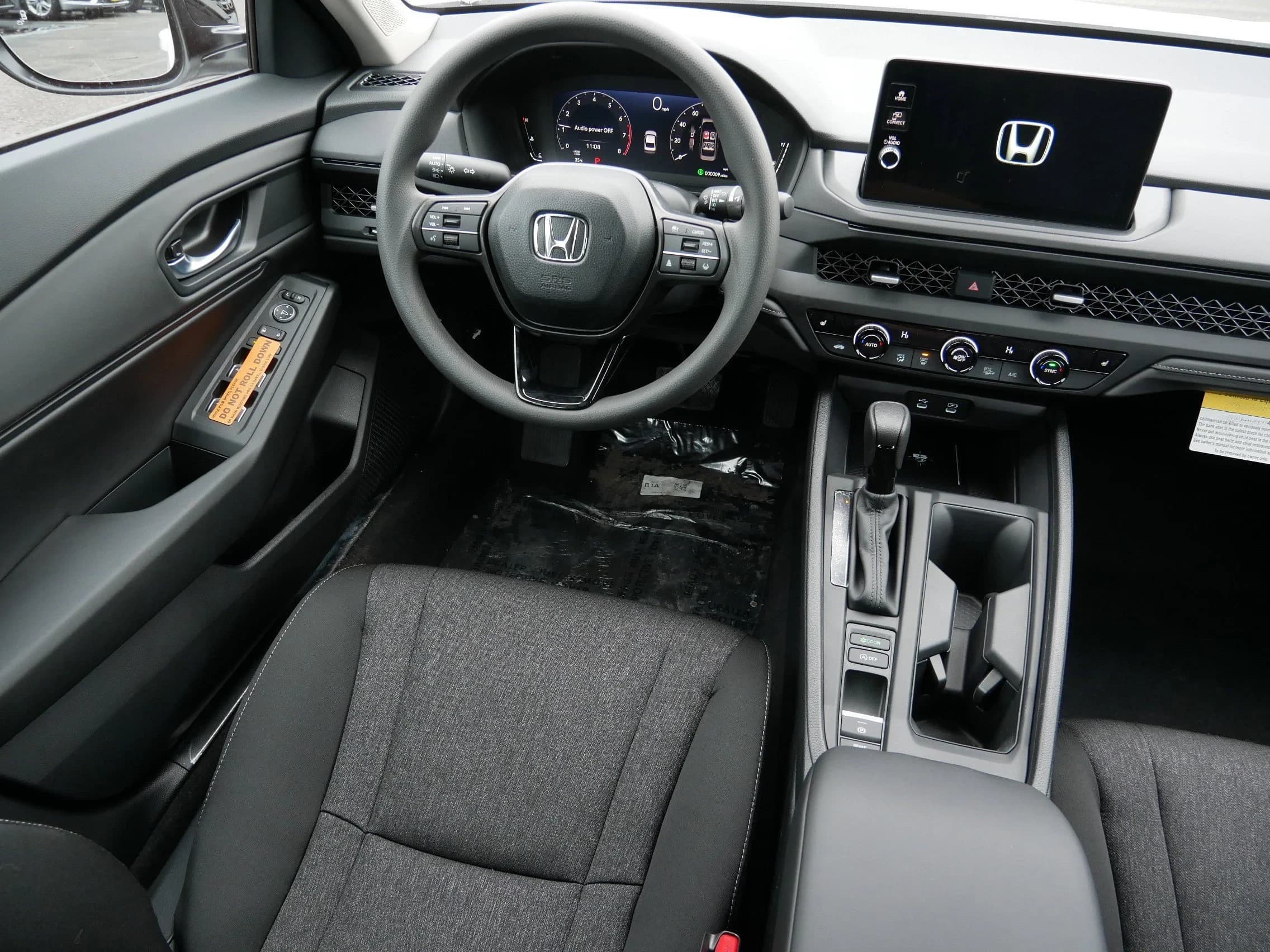 Honda Accord Sedan SE CVT 2026 — side view
