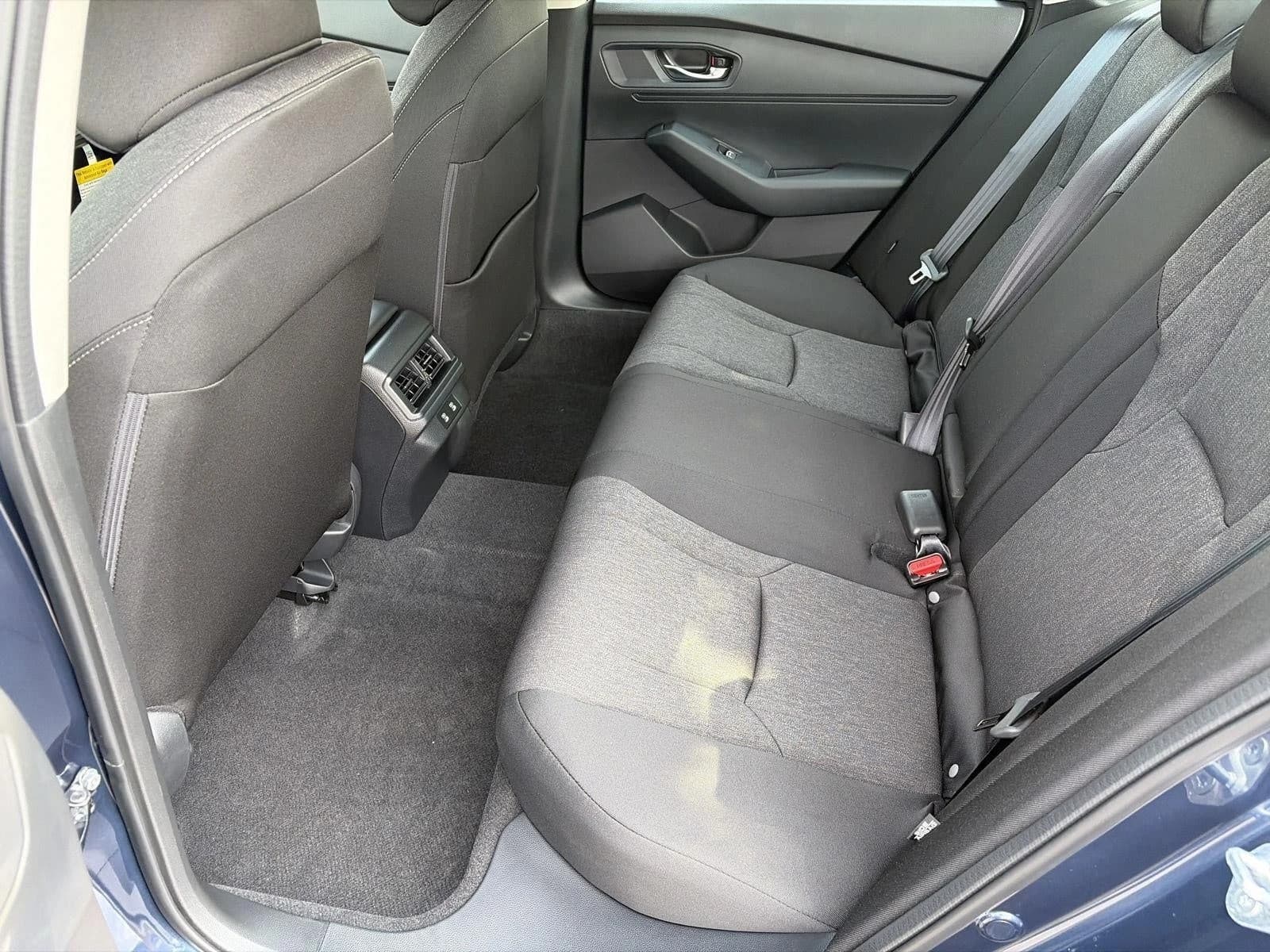 Honda Accord Sedan SE CVT 2026 — side view