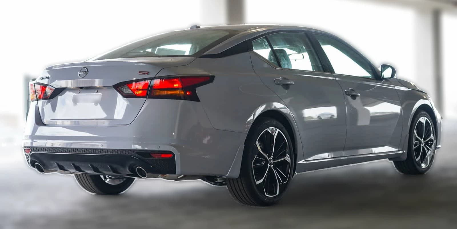 Nissan Altima SR FWD 2026 — side view