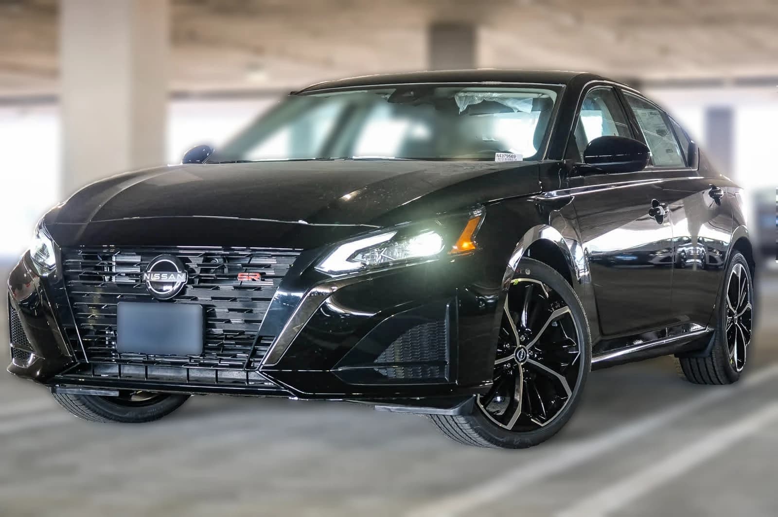 Nissan Altima SR FWD 2026 — side view