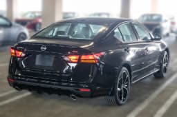 Nissan Altima SR FWD 2026 — side view