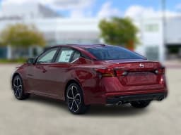 Nissan Altima SR FWD 2026 — side view