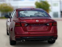 Nissan Altima SR FWD 2026 — side view