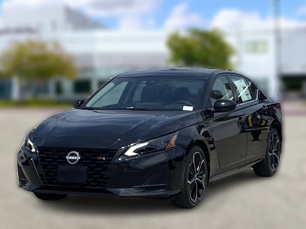 Nissan Altima SR FWD 2026 — side view