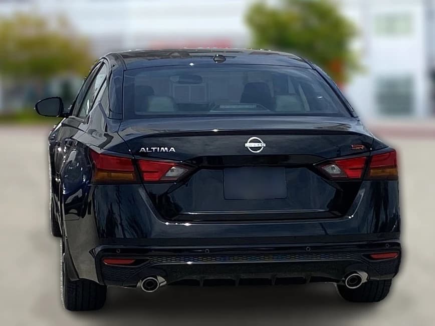 Nissan Altima SR FWD 2026 — side view