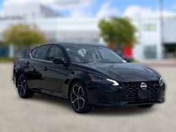 Nissan Altima SR FWD 2026 — side view