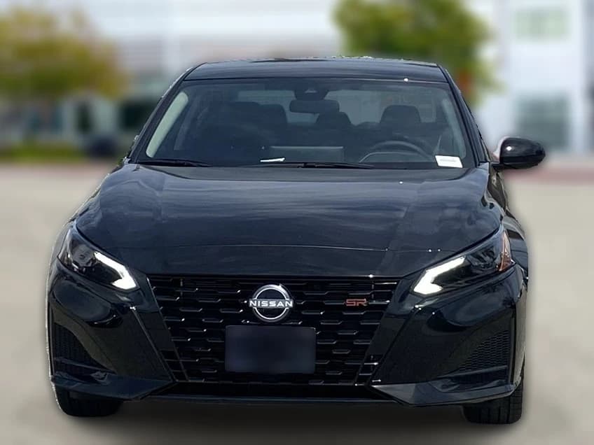 Nissan Altima SR FWD 2026 — side view