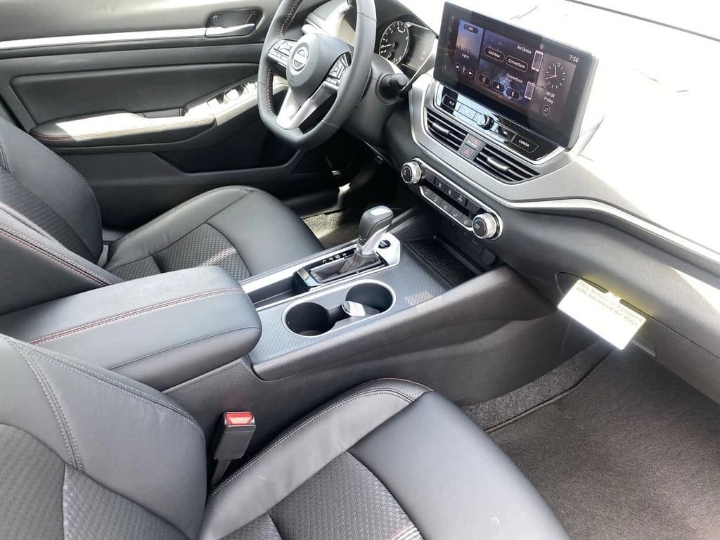 Nissan Altima SR FWD 2026 — side view