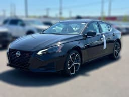 Nissan Altima SR FWD 2026 — side view