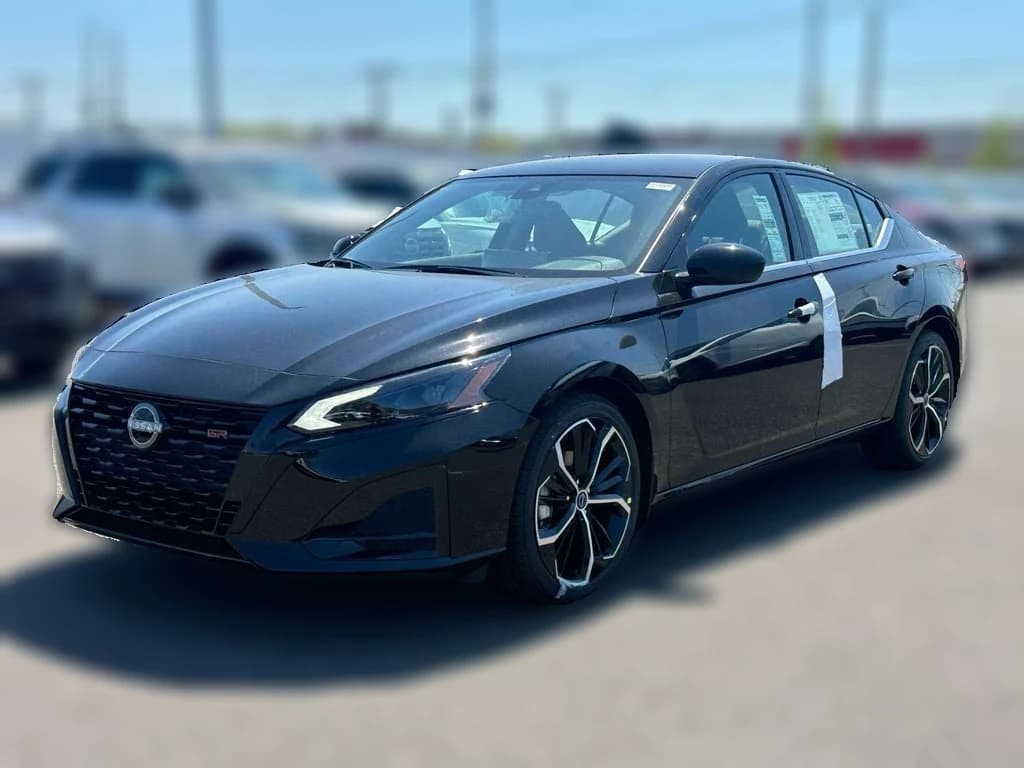 Nissan Altima SR FWD 2026 — side view