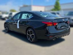 Nissan Altima SR FWD 2026 — side view