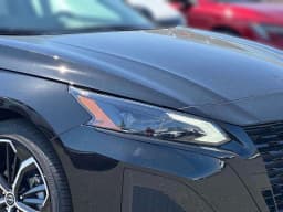 Nissan Altima SR FWD 2026 — side view