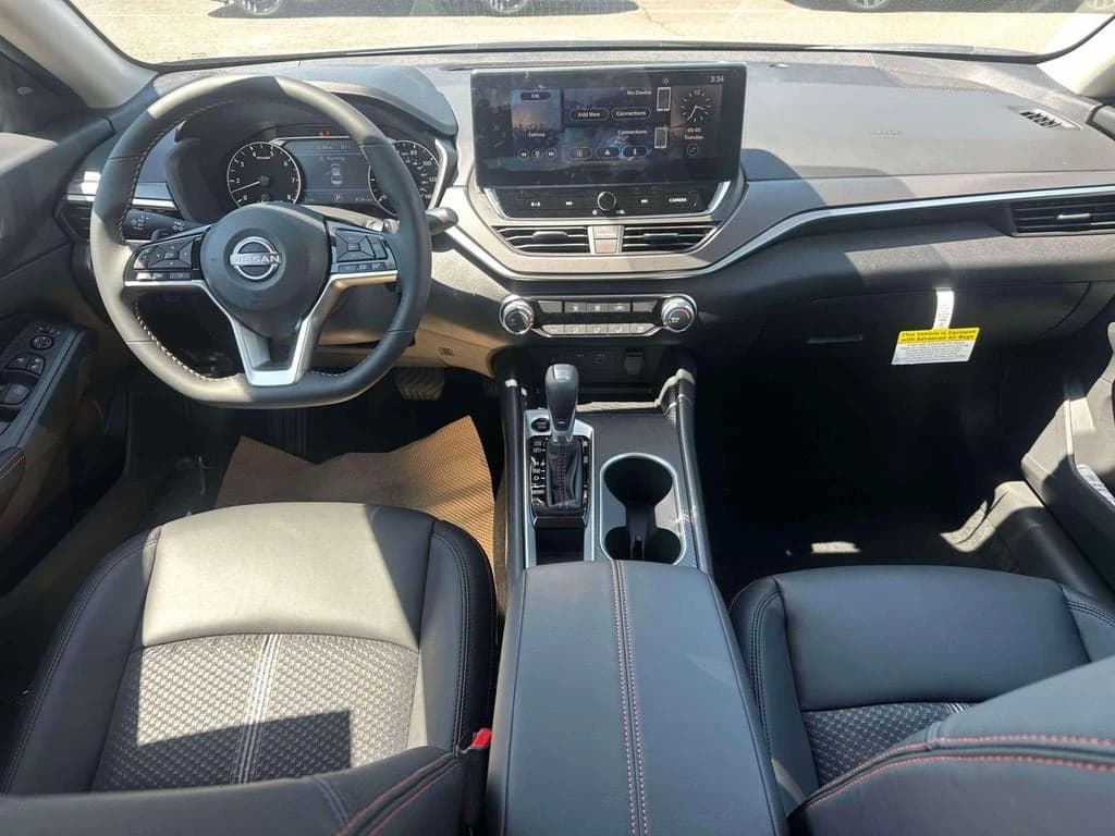 Nissan Altima SR FWD 2026 — side view