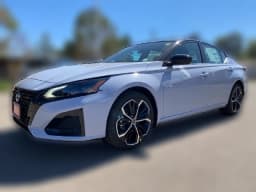 Nissan Altima SR AWD 2026 — side view