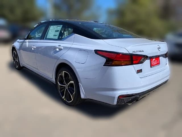 Nissan Altima SR AWD 2026 — side view