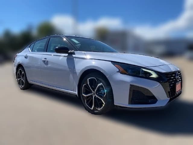 Nissan Altima SR AWD 2026 — side view