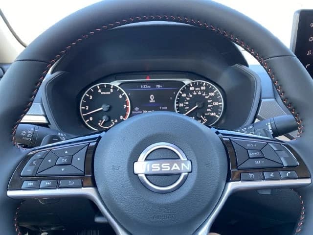 Nissan Altima SR AWD 2026 — side view