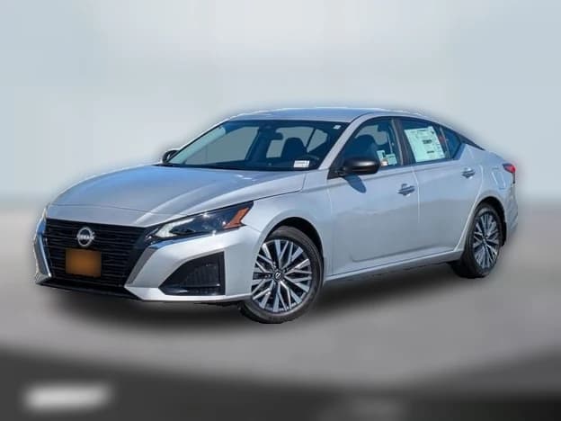 Nissan Altima SV FWD 2025 — side view