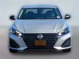 Nissan Altima SV FWD 2025 — side view