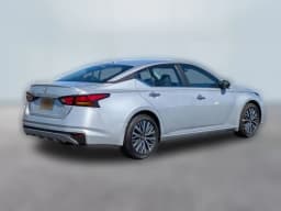 Nissan Altima SV FWD 2025 — side view